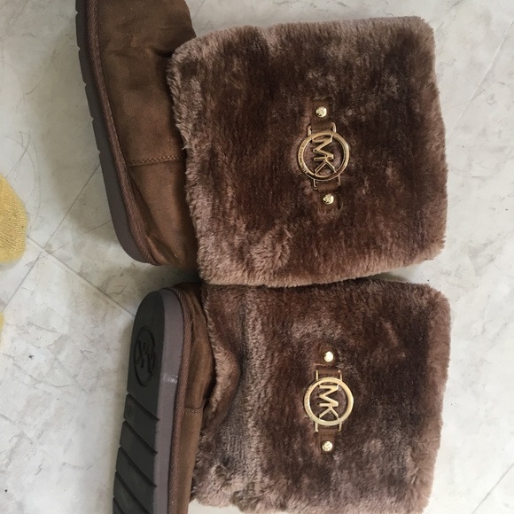 MK Shoes - Picture 2 of 2